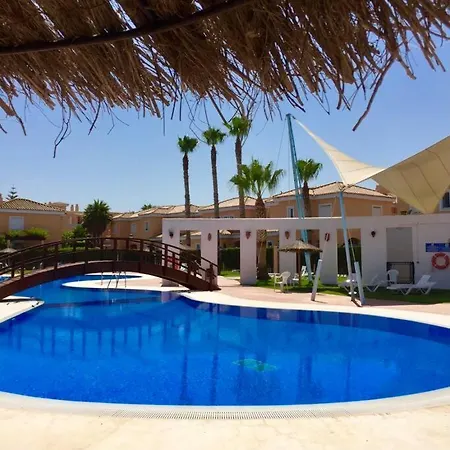 Holiday home House Sleeps 6, Large Pool Walk To *