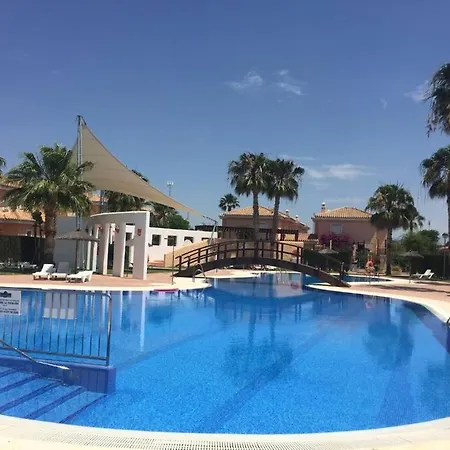 House Sleeps 6, Large Pool Walk To * Vera