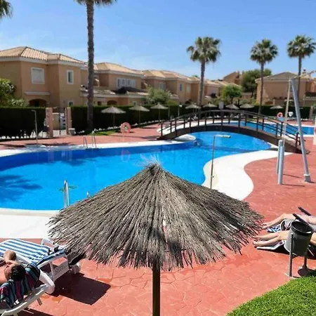 Holiday home House Sleeps 6, Large Pool Walk To *