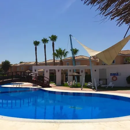 House Sleeps 6, Large Pool Walk To Vera