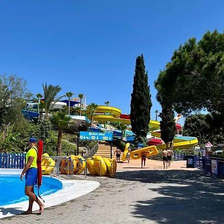 House Sleeps 6, Large Pool Walk To Vera