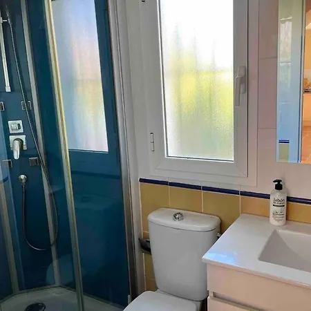 House Sleeps 6, Large Pool Walk To * Vera